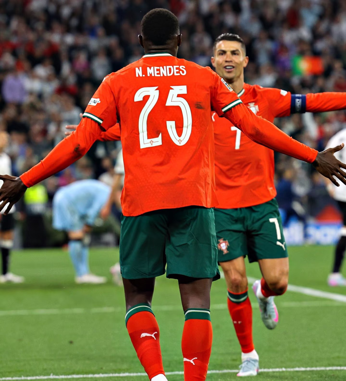 水帘洞到玉女峰还有多远