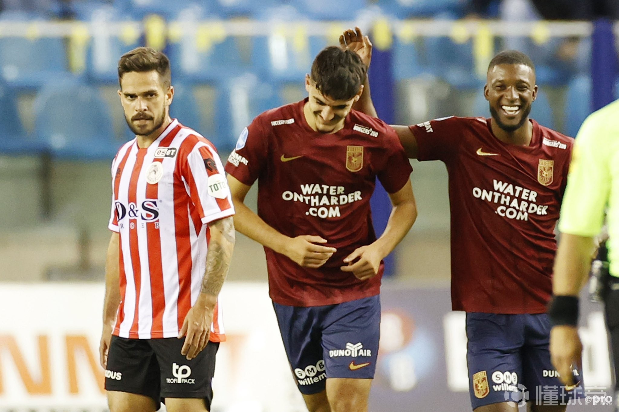 包含国际比赛日成都蓉城调整名单以备荷甲,绝杀压哨环节打磨,球迷炸锅,心理建设被强调的词条 包含国际比赛日成都蓉城调整名单以备荷甲,绝杀压哨环节打磨,球迷炸锅,心理建设被强调的词条