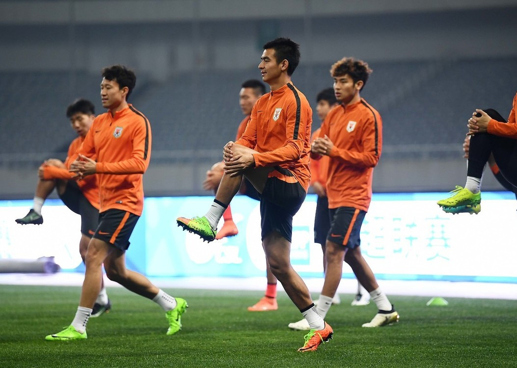 包含国际比赛日成都蓉城调整名单以备荷甲,绝杀压哨环节打磨,球迷炸锅,心理建设被强调的词条 包含国际比赛日成都蓉城调整名单以备荷甲,绝杀压哨环节打磨,球迷炸锅,心理建设被强调的词条