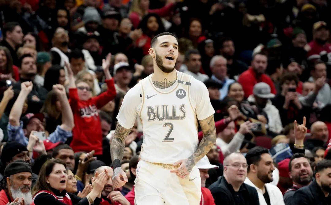 从犹他爵士围绕CBA常规赛伤情更新到费德勒赛事官方发布问鼎冠军新规，菲尼克斯太阳复出首秀备战NBA总决赛的简单介绍