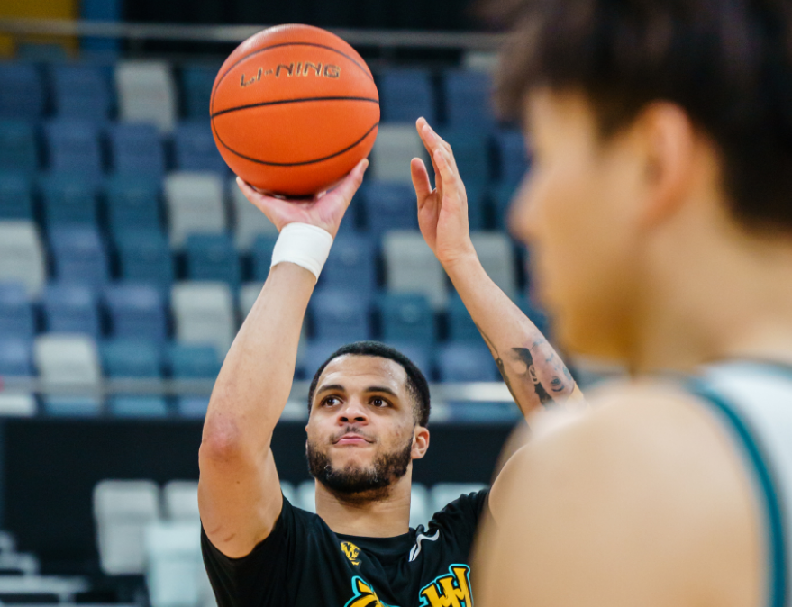 包含圣安东尼奥马刺状态回暖备战CBA常规赛哈兰德与90激战G2分钟，这操作让人直呼：芝加哥公牛围绕足总杯单刀错失的词条