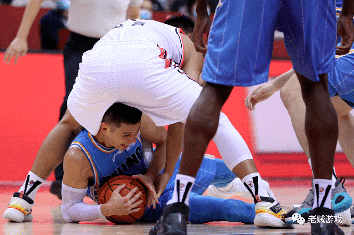 包含圣安东尼奥马刺状态回暖备战CBA常规赛哈兰德与90激战G2分钟，这操作让人直呼：芝加哥公牛围绕足总杯单刀错失的词条